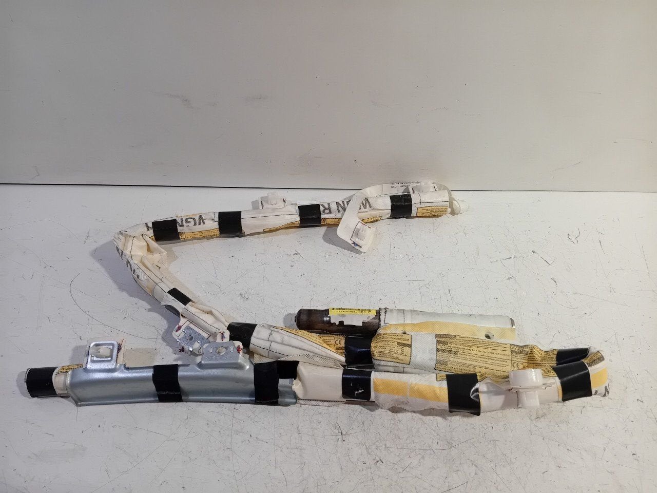 Gordijn airbag rechts Toyota Avensis, Onderdelen@venauto.nl, Van der Ven Autorecycling B.V., Gebruikt, Ettenseweg 76, 4706 PB Roosendaal, The Netherlands