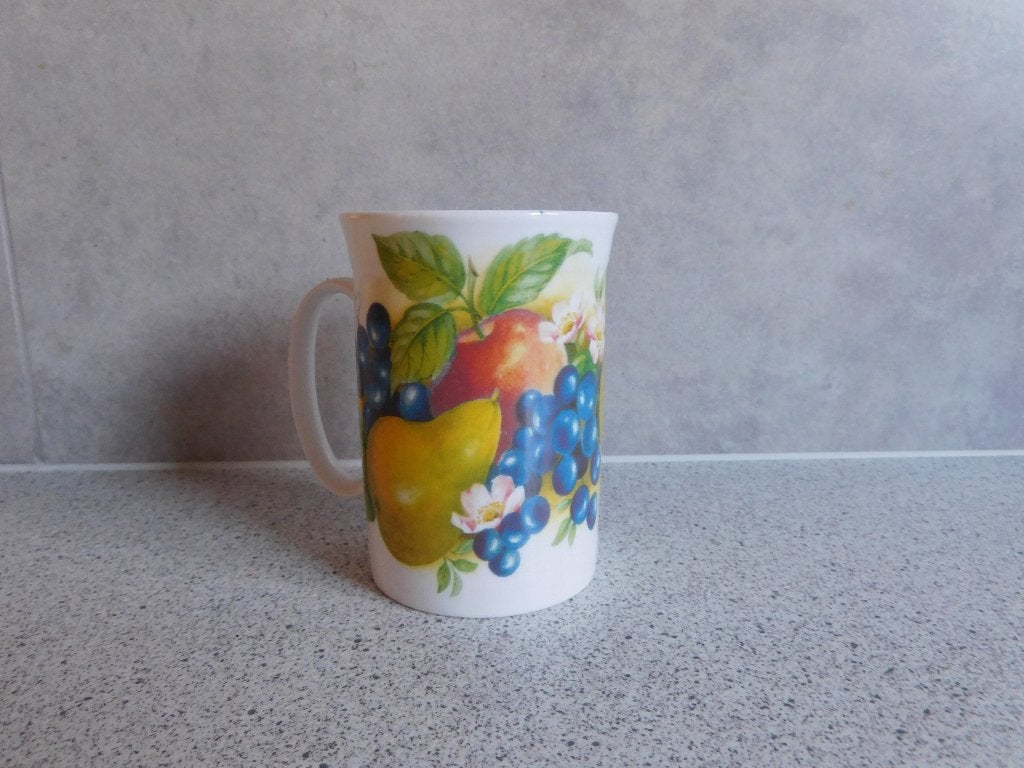 Mok Fine Bone China Orchard Fruit 1993 Roy Kirkham, Ophalen of Verzenden, Zo goed als nieuw, Overige stijlen, Kop(pen) en/of Schotel(s)