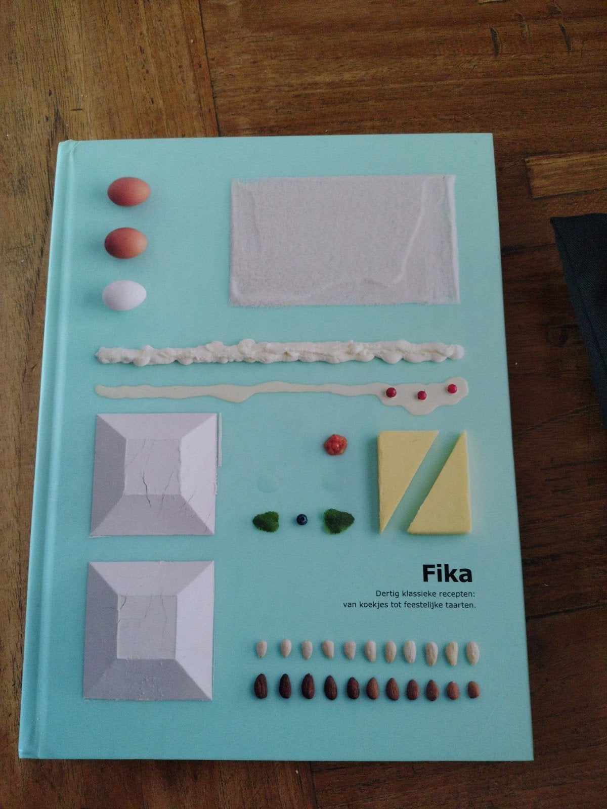 Fika: Dertig klassieke recepten van koekjes tot taarten, Boeken, Kookboeken, Zo goed als nieuw, Overige gebieden, Ophalen, Onbekend