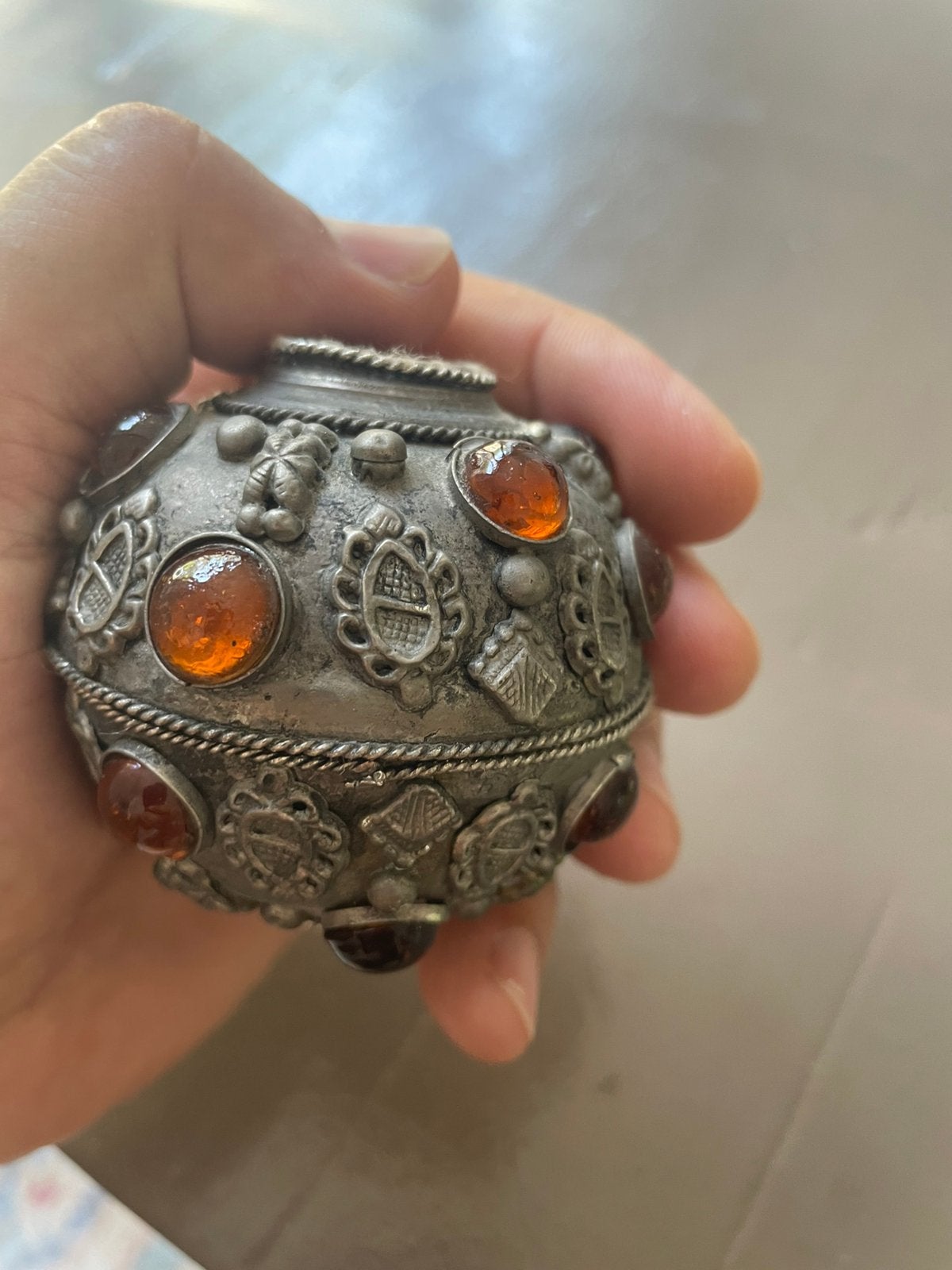 Verzilverd Tibetaans decoratief object, Ophalen of Verzenden