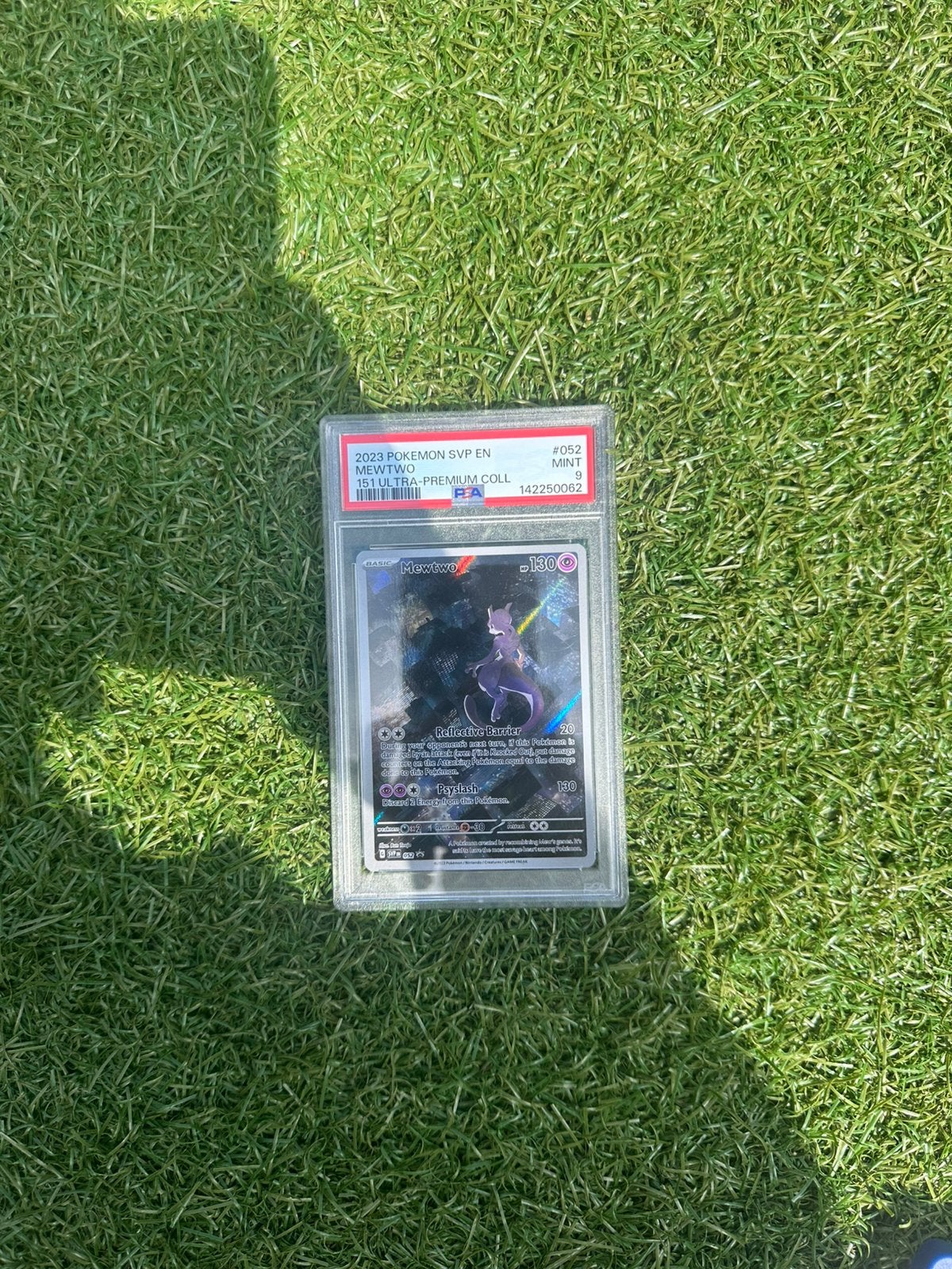 MEWTWO 052 2023 PSA 9!, Hobby en Vrije tijd, Verzamelkaartspellen | Yu-gi-Oh!, Ophalen of Verzenden, Zo goed als nieuw