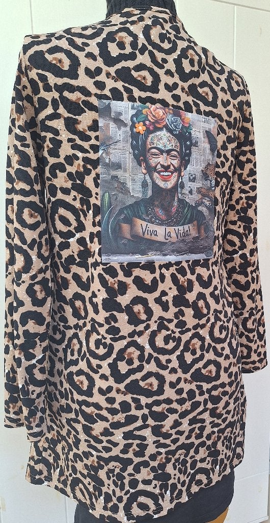 Lang vest, Frida Kahlo viva la vida  dames vest panterprint, Kleding | Dames, Ophalen of Verzenden, Nieuw, Maat 42/44 (L), Bruin