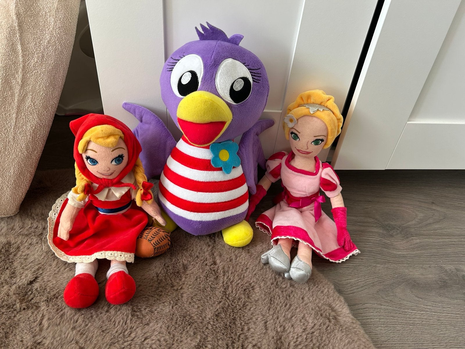 Roodkapje assepoester en jet 3 knuffelpoppen, Verzamelen, Ophalen of Verzenden, Zo goed als nieuw, Beeldje of Poppetje