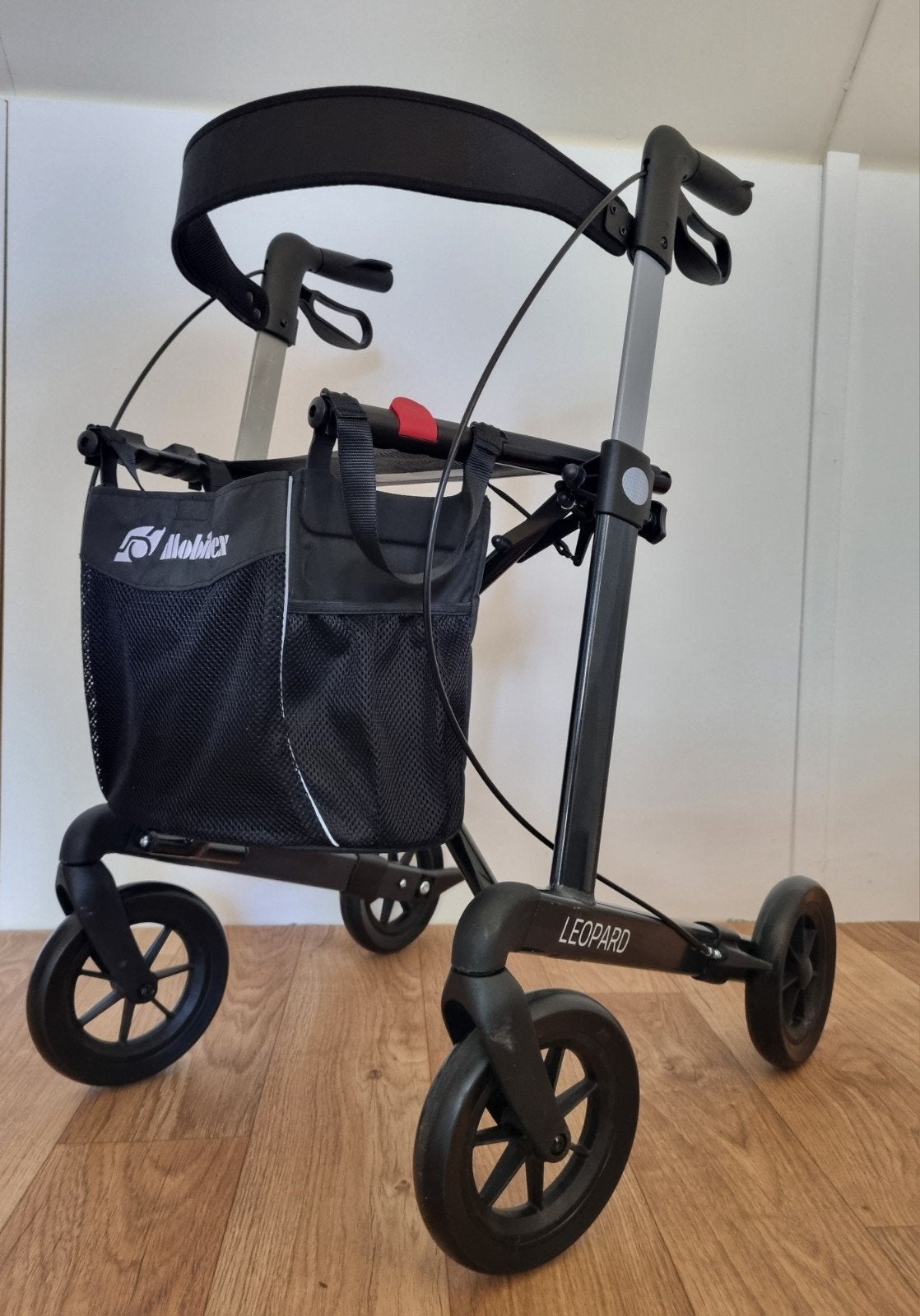 Mobilex Leopard rollator met SOFT wielen (zgan), Diversen, Rollators, Zo goed als nieuw, Lichtgewicht, Opvouwbaar, Ophalen