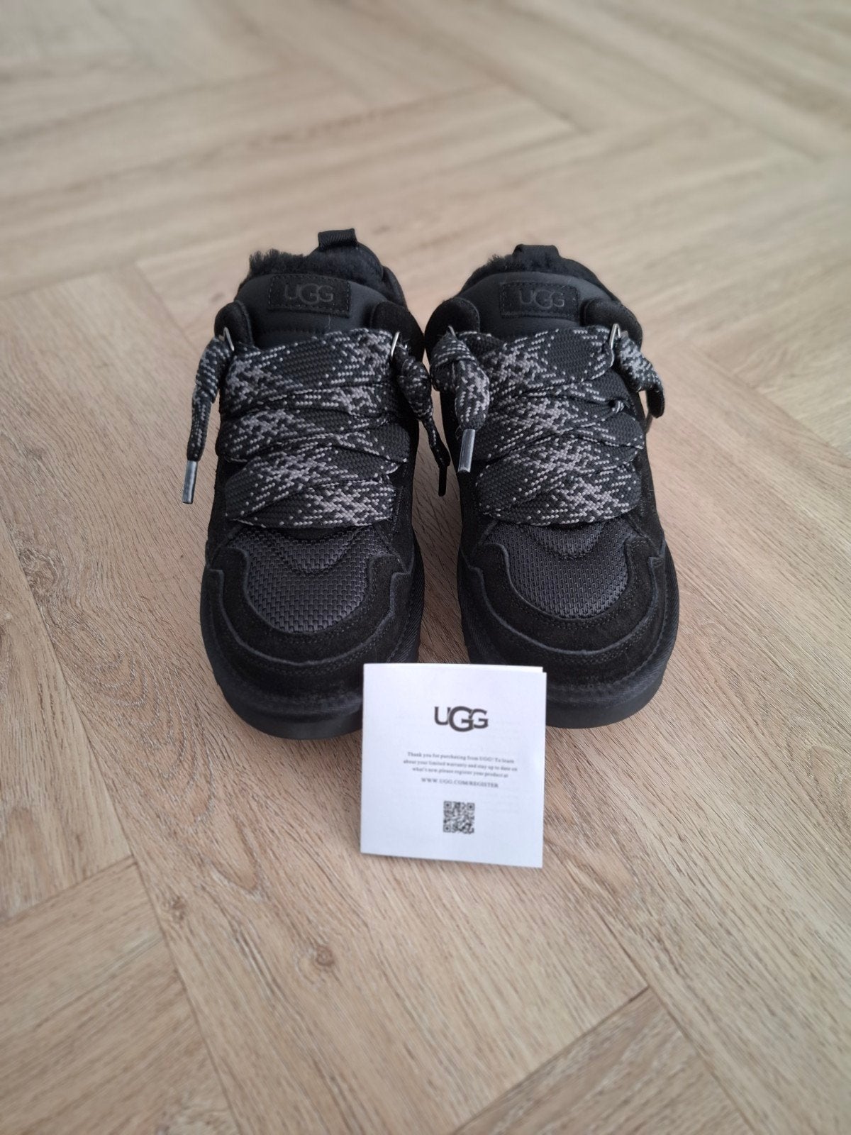 Nieuwe UGG sneakers zwart - Maat 39, UGG, Zwart, Nieuw, Ophalen of Verzenden