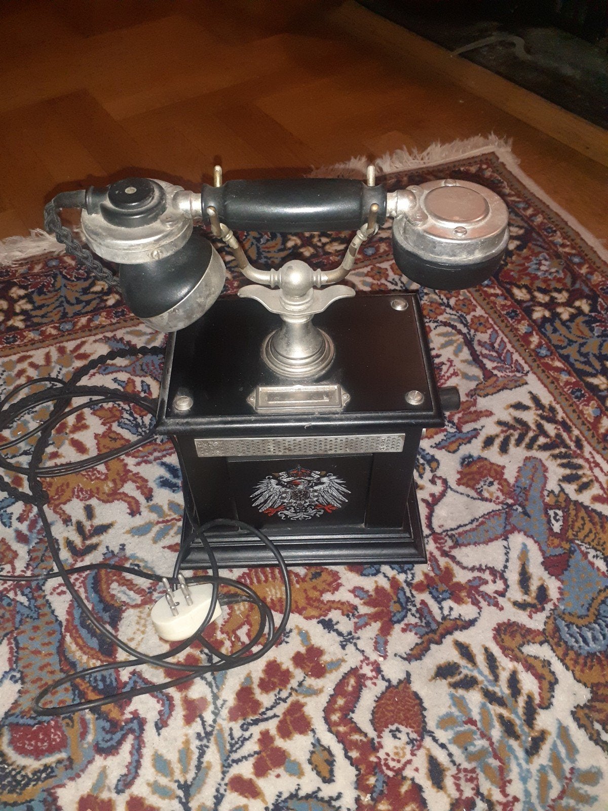 Telefoon, analoog met drukknoppen in werkende staat, ophalen, Ophalen