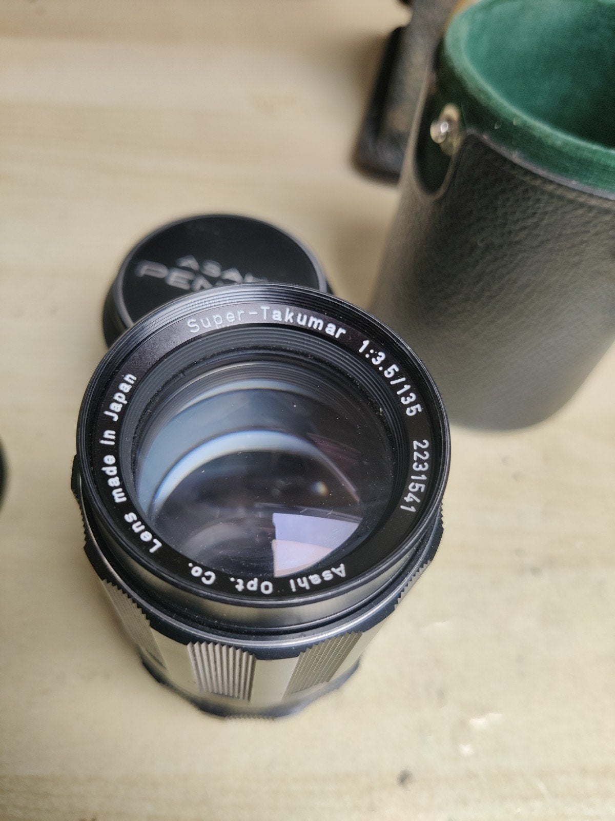 Super takumar 1:3,5 / 135 met originele hoes zonnekap ect, Ophalen of Verzenden, Zo goed als nieuw, Telelens