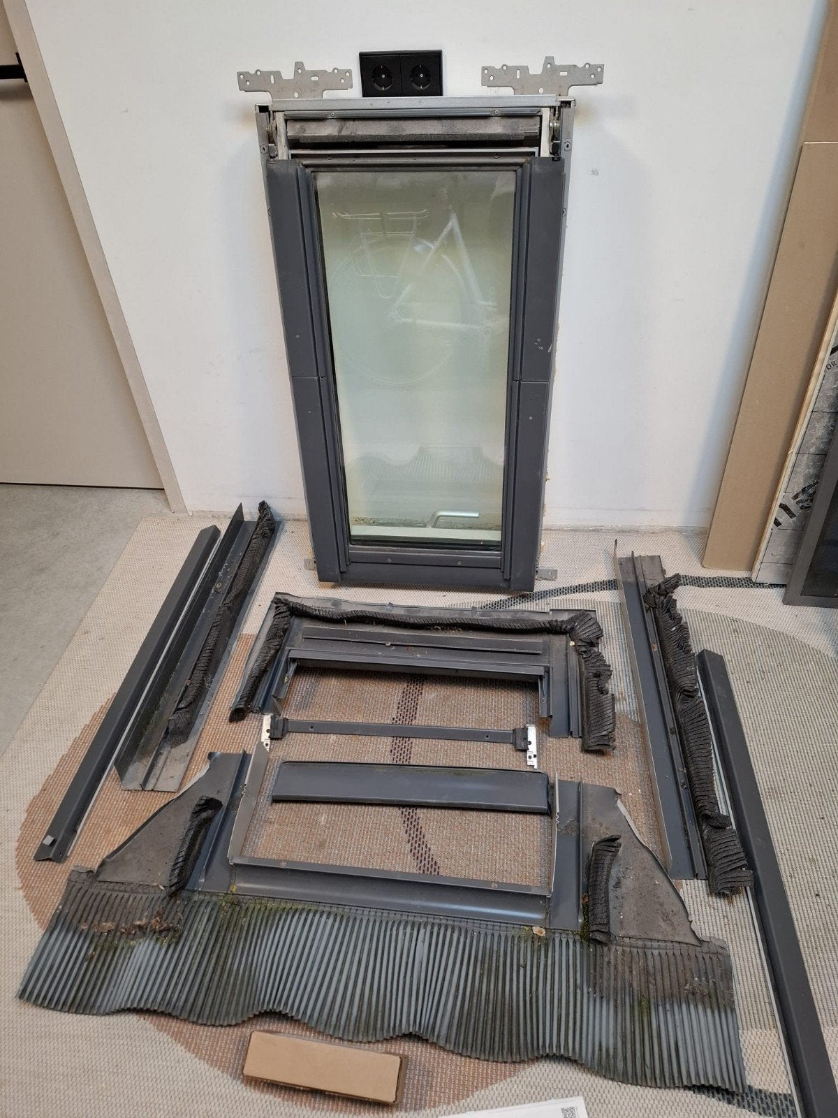 Velux dakraam GPL CK04 2068 incl. gootstukken en toebehoren, Ophalen