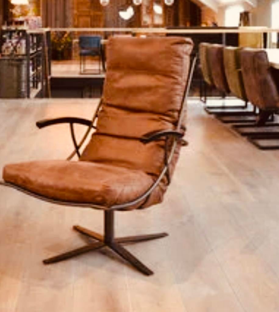 2 industriële leren fauteuils cognac Goossens, Huis en Inrichting, Fauteuils, Ophalen of Verzenden, Zo goed als nieuw, 75 tot 100 cm