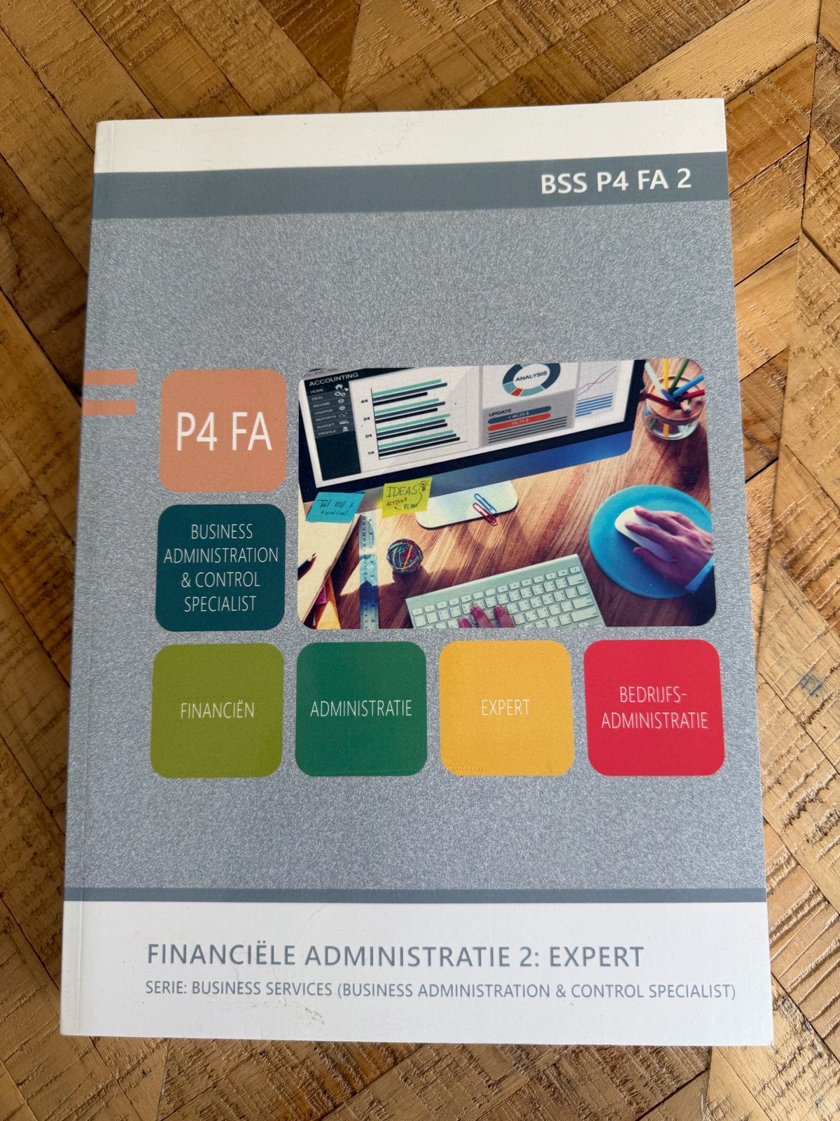 Financiële Administratie 2: Expert - Business Services, Ophalen of Verzenden, Gamma, Zo goed als nieuw, MBO