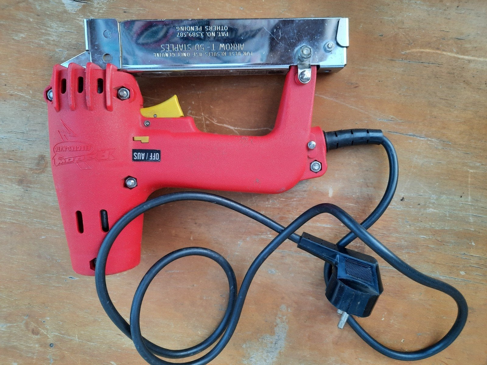 Arrow T-50 Elektrische Tacker/Nietmachine, Ophalen of Verzenden, Gebruikt, Tacker/nietmachine, Overige merken