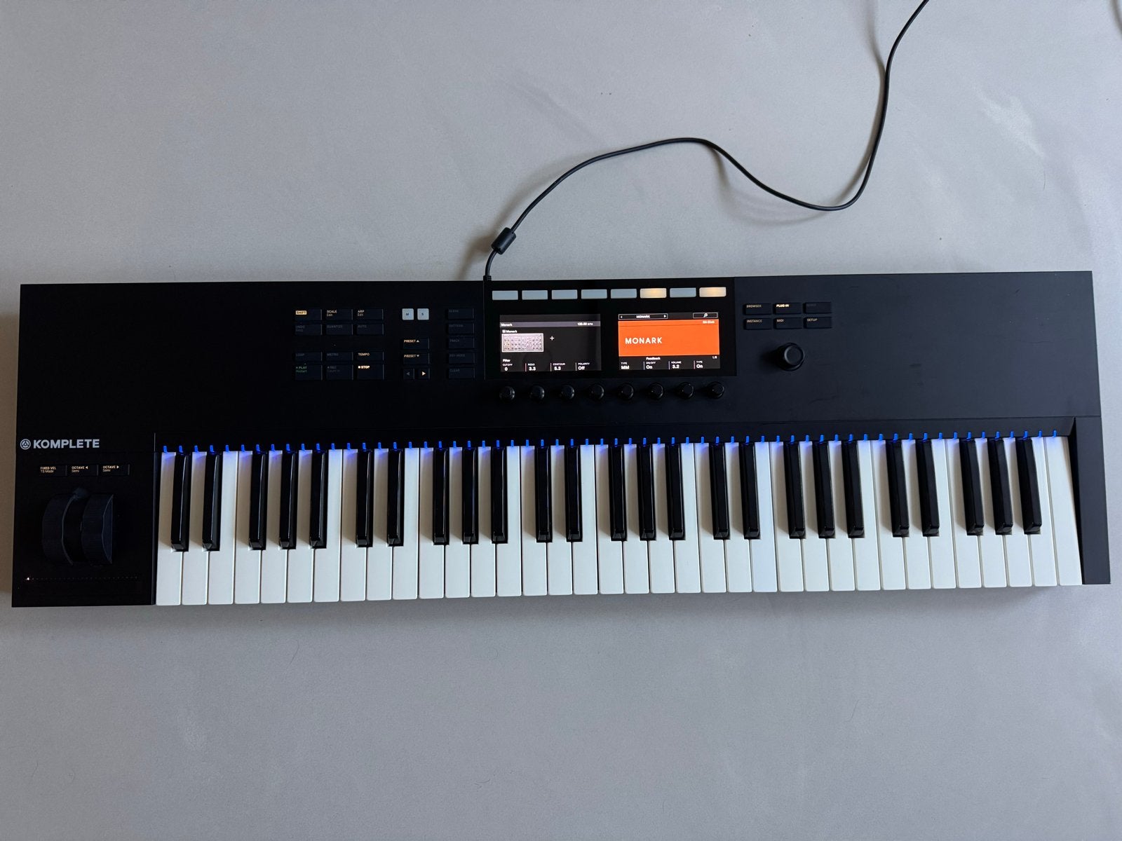 Native Instruments Komplete Kontrol S61 MK2+ plugin licentie, 61 toetsen, Zo goed als nieuw, Met standaard, Ophalen