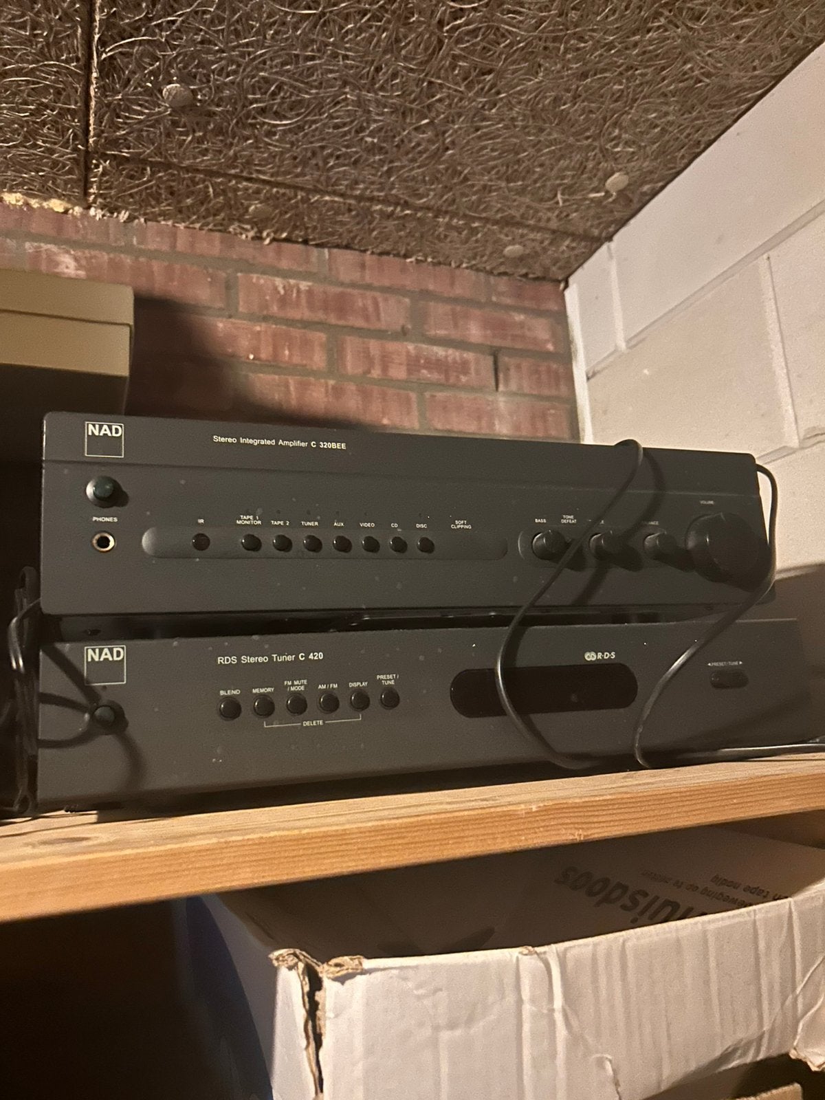 NAD C320BEE versterker + NAD C420 RDS tuner, Audio, Tv en Foto, Versterkers en Receivers, Ophalen of Verzenden, Zo goed als nieuw