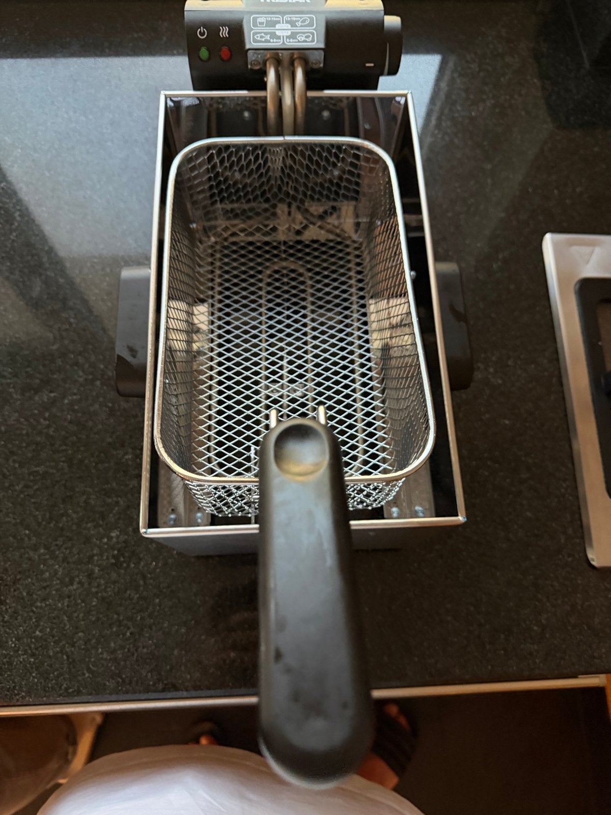 Tristar Friteuse - Zo goed als nieuw slechts 1 x gebruikt, 2 tot 3 liter, Ophalen, Zo goed als nieuw, Uitneembare binnenpan
