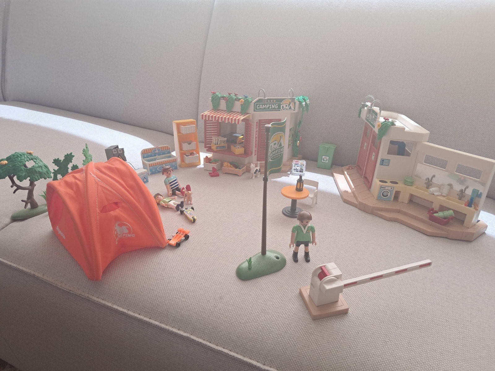 Playmobil camping met werkende douche, Ophalen