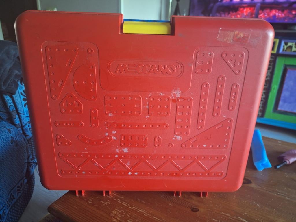 Koffer Mecano, Ophalen