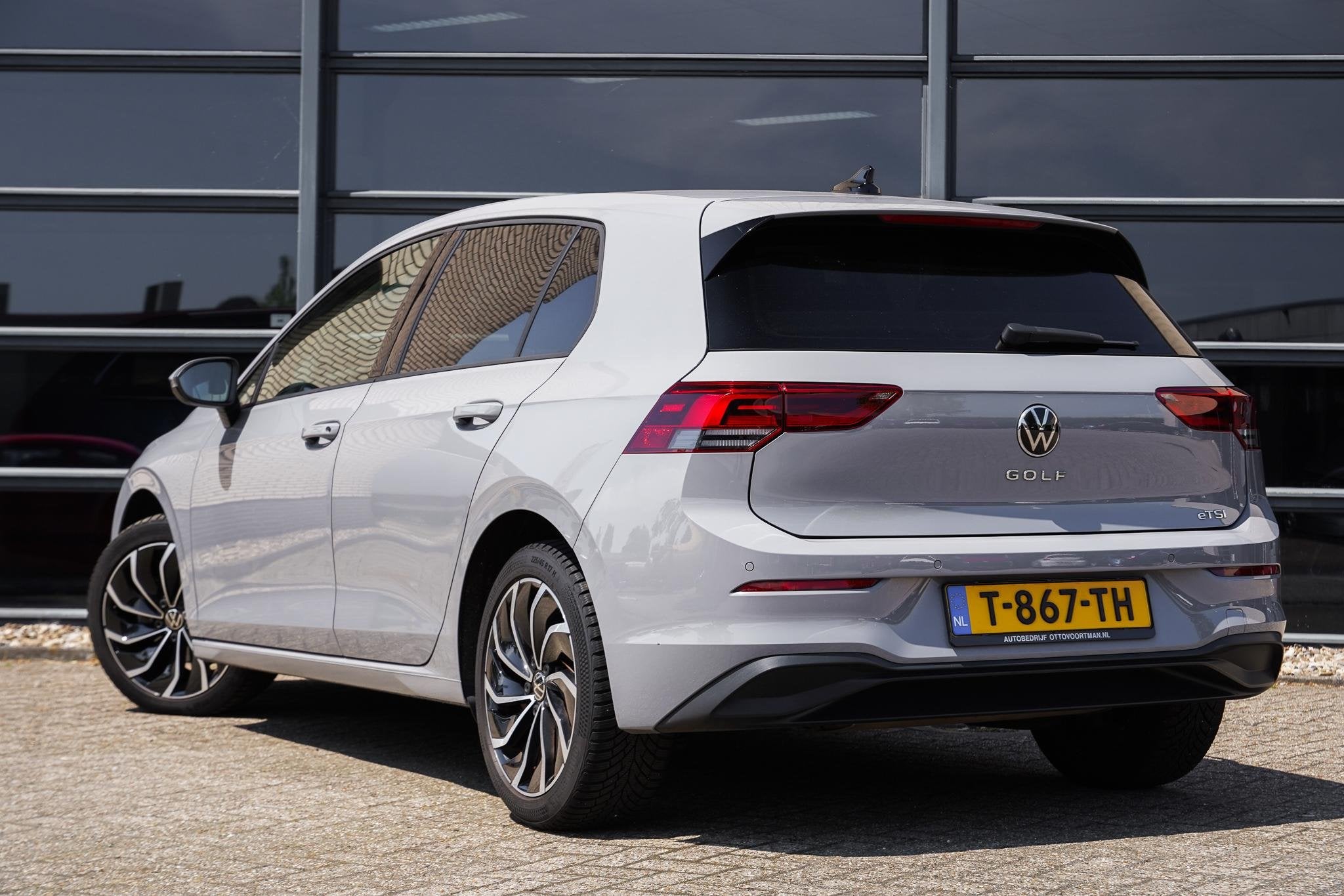 Volkswagen Golf 1.0 eTSI Life, Auto's, Stof, Gebruikt, Bedrijf, 650 kg