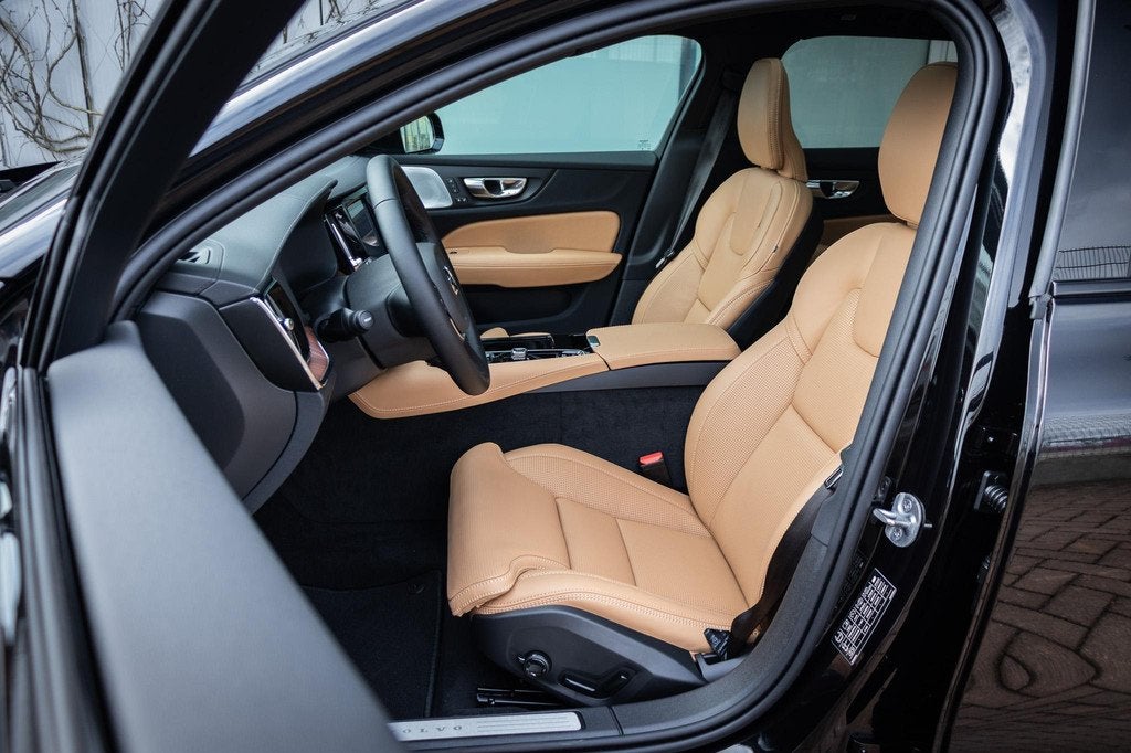 Volvo V60 T6 Plug-in hybrid AWD Ultra Dark | Bowers & Wilkin, Automaat, 12 maanden, Euro 6, 4 cilinders