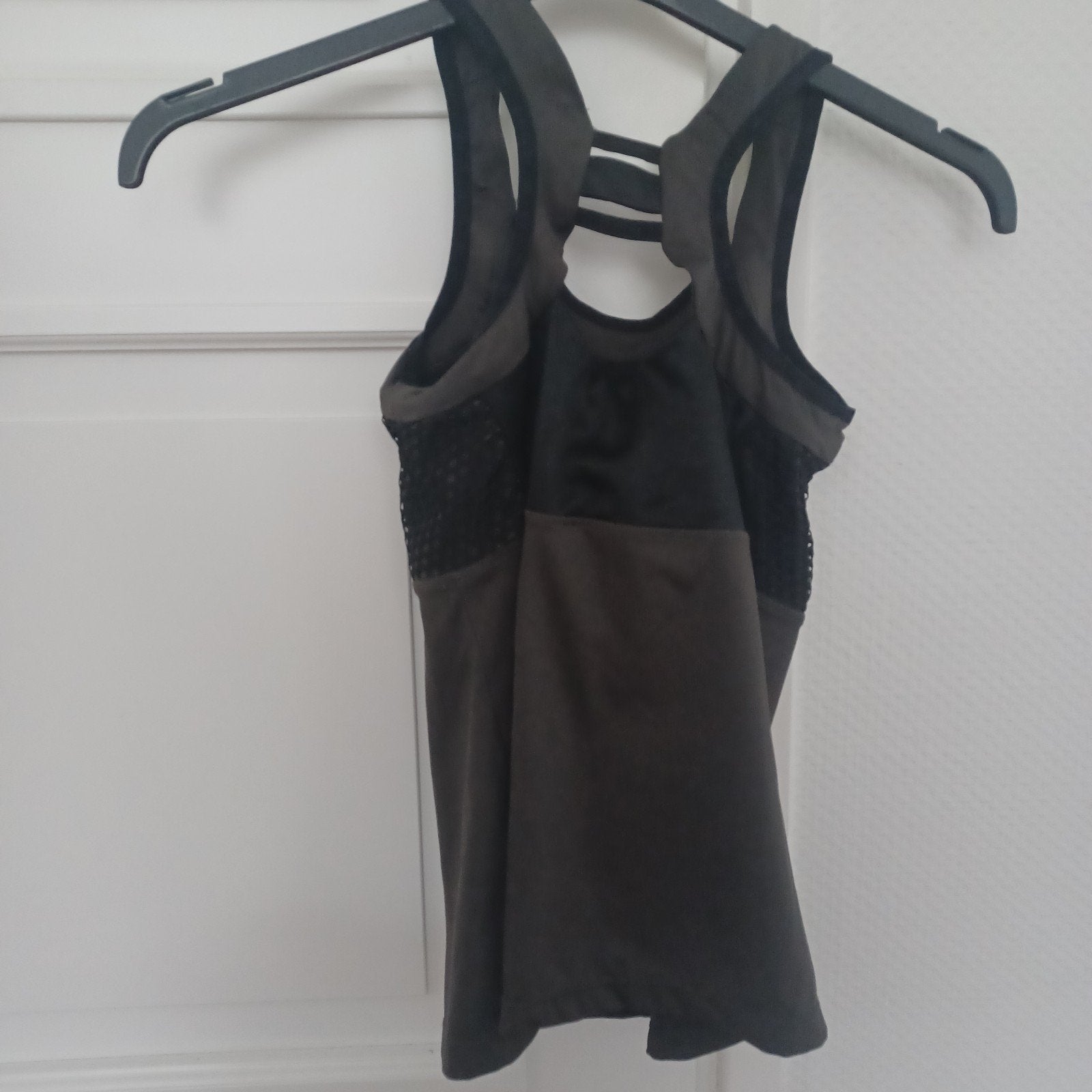 Goldbergh sporttop XS met BH in groen met zwart, Kleding | Dames, Ophalen of Verzenden, Fitness of Aerobics, Maat 34 (XS) of kleiner