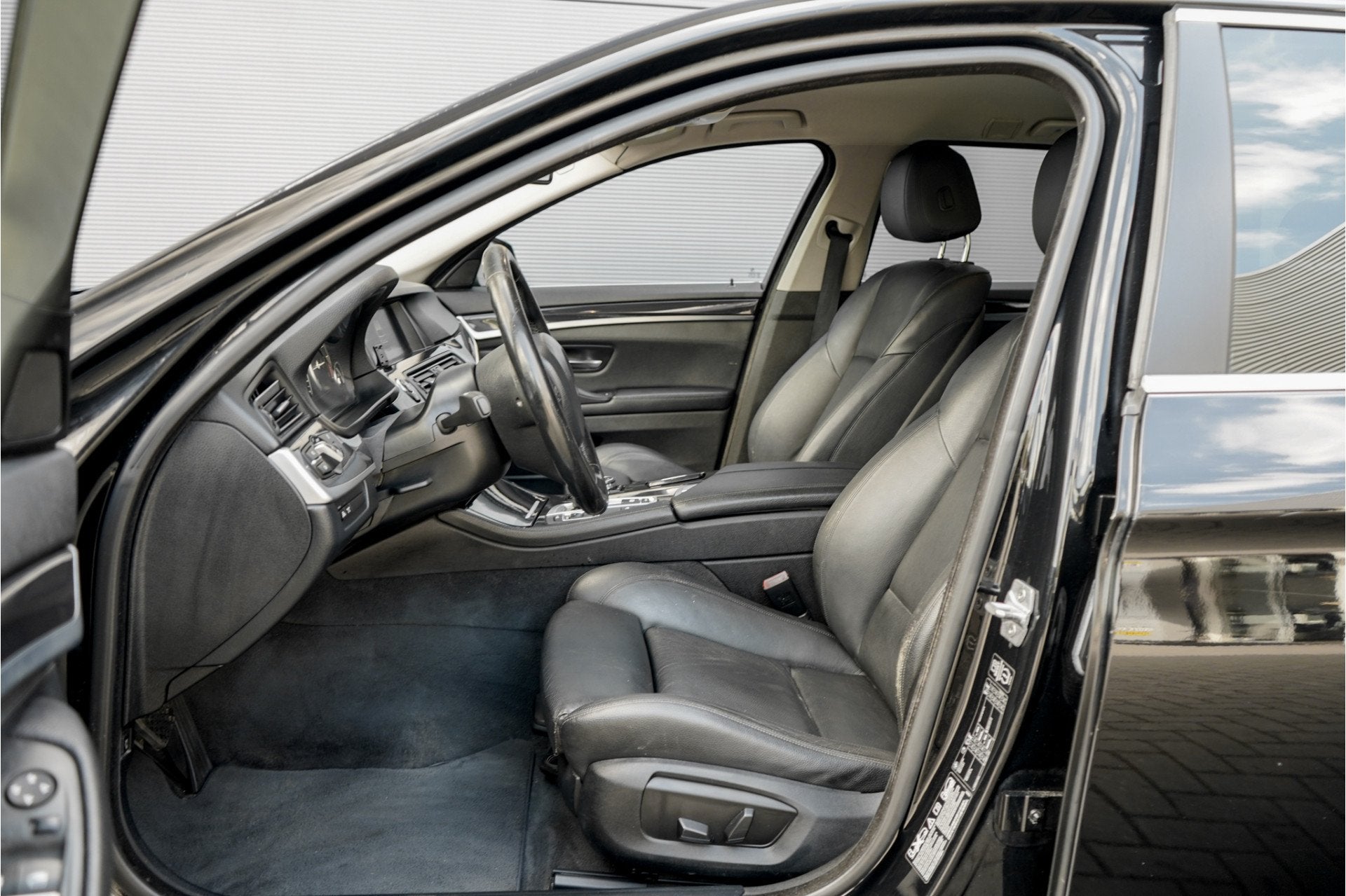 BMW 5 Serie Touring 525xd Handel/Export (bj 2013, automaat), Auto's, Automaat, Euro 5, Zwart, 4 cilinders