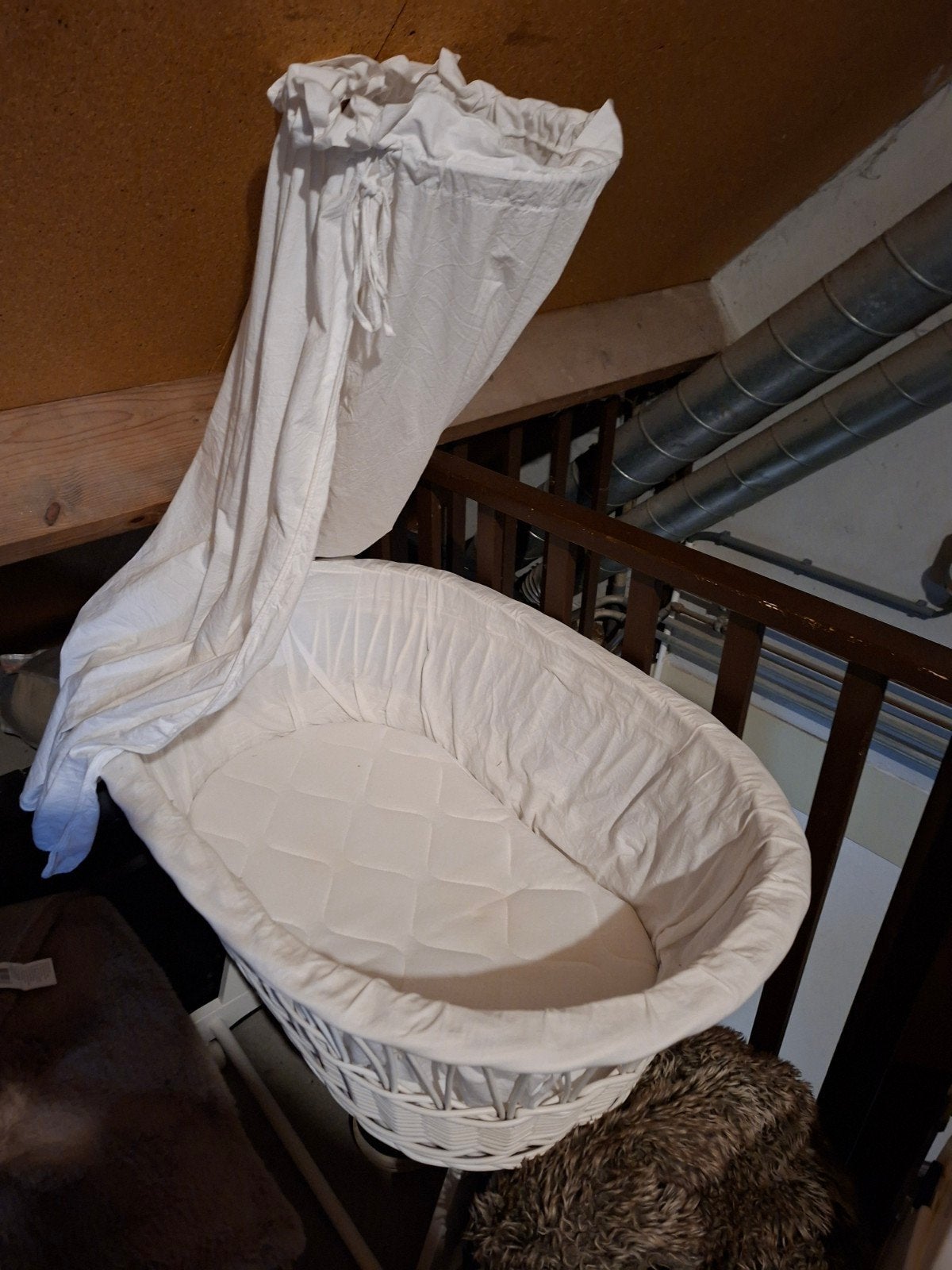 Complete Mamaloes Wieg - Wit riet met matras en bekleding, Ophalen, Zo goed als nieuw, Wieg