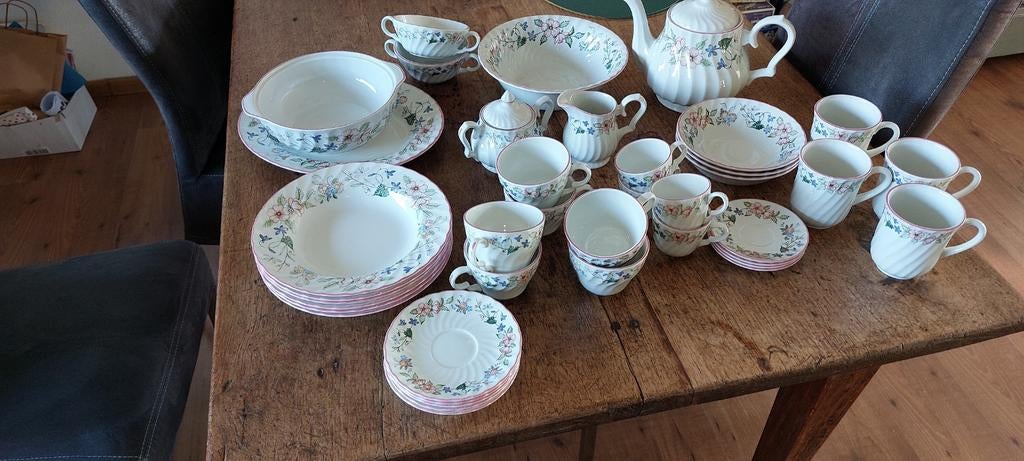 Compleet servies Springfield met bloemmotief, Huis en Inrichting, Ophalen, Gebruikt, Keramiek, Overige stijlen