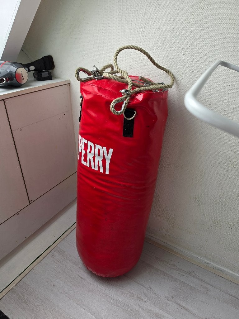 Bokszak Perry 100x40 cm met bevestigingsmateriaal, Sport en Fitness, Ophalen, Zo goed als nieuw, Bokszak