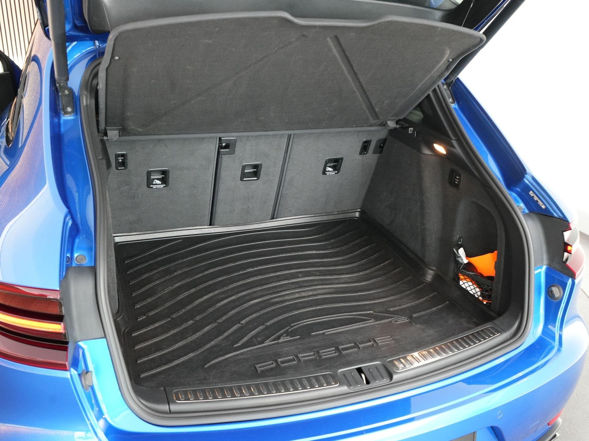 Foto 36 van Porsche Macan 3.0 GTS |panoramadak|luchtvering|PASM|sportuit