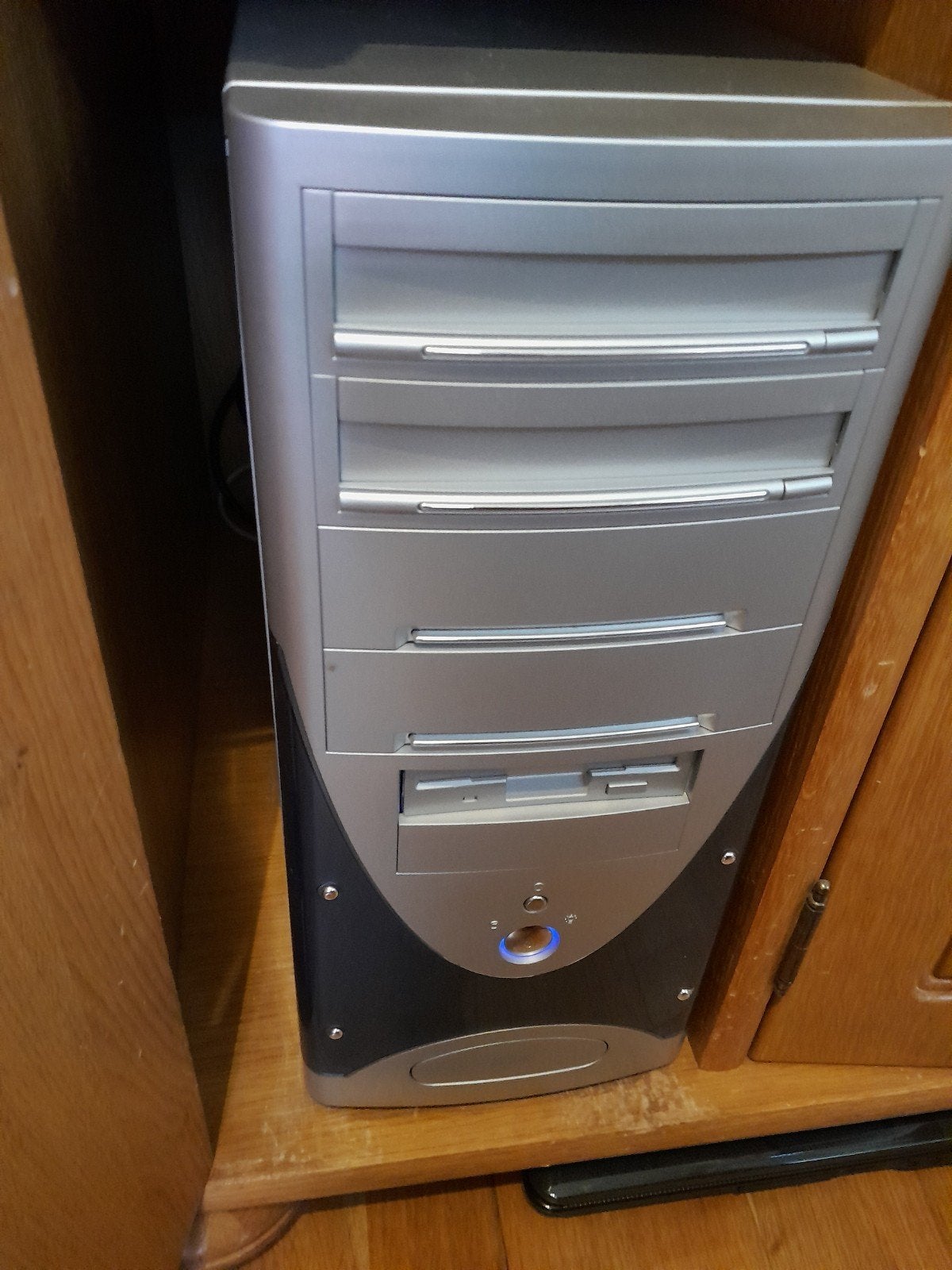 Desktop met Windows 98SE, Ophalen of Verzenden