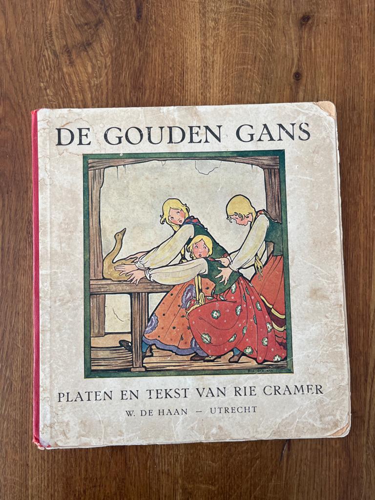 De Gouden Gans - Rie Cramer (Vintage Kinderboek), Ophalen of Verzenden, Gelezen