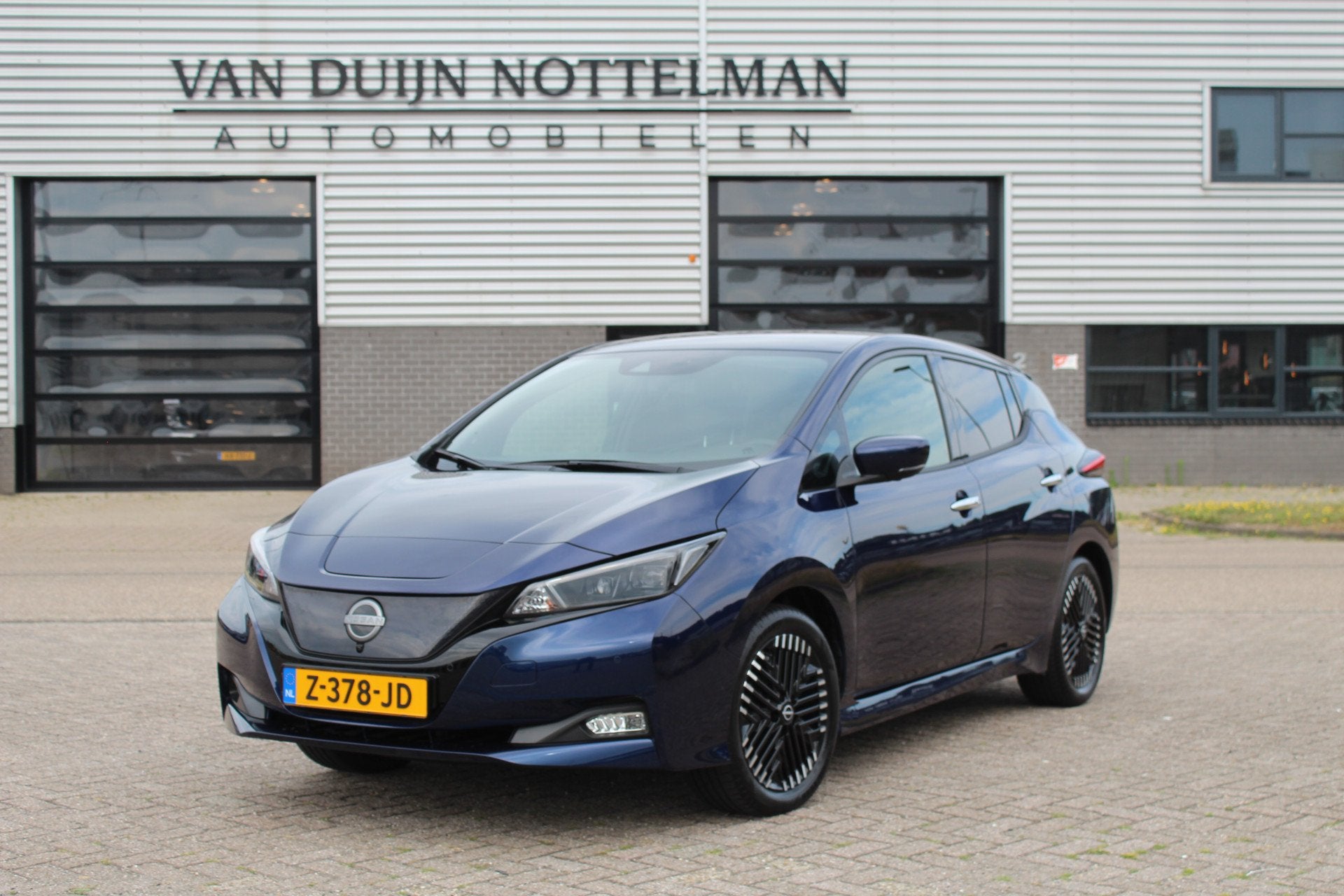 Nissan Leaf Tekna 39 kWh / Carplay / 360 Camera / N.A.P., Auto's, Nissan, Dealer onderhouden, Gebruikt, Blauw, 1480 kg
