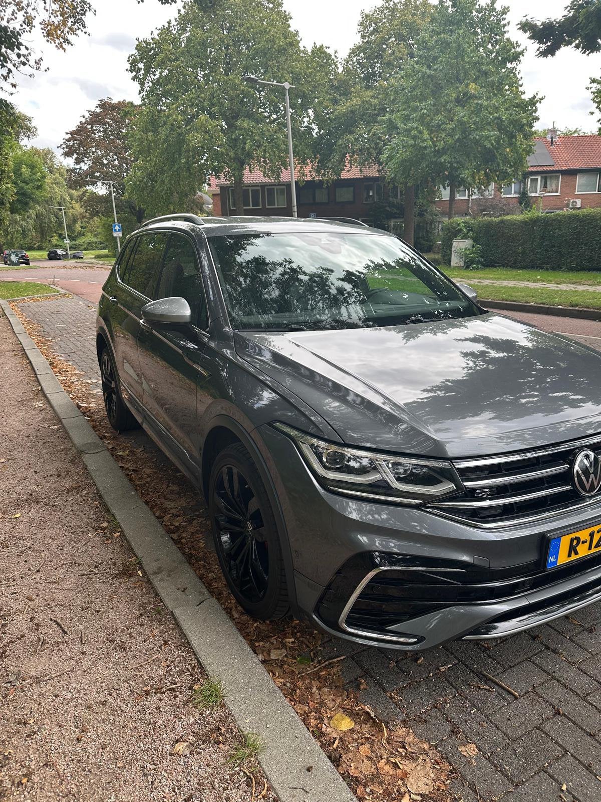 Volkswagen Tiguan 2.0 TSI 190pk 4MOTION 7-DSG 2022 Grijs, Automaat, 1984 cc, 2500 kg, Vierwielaandrijving