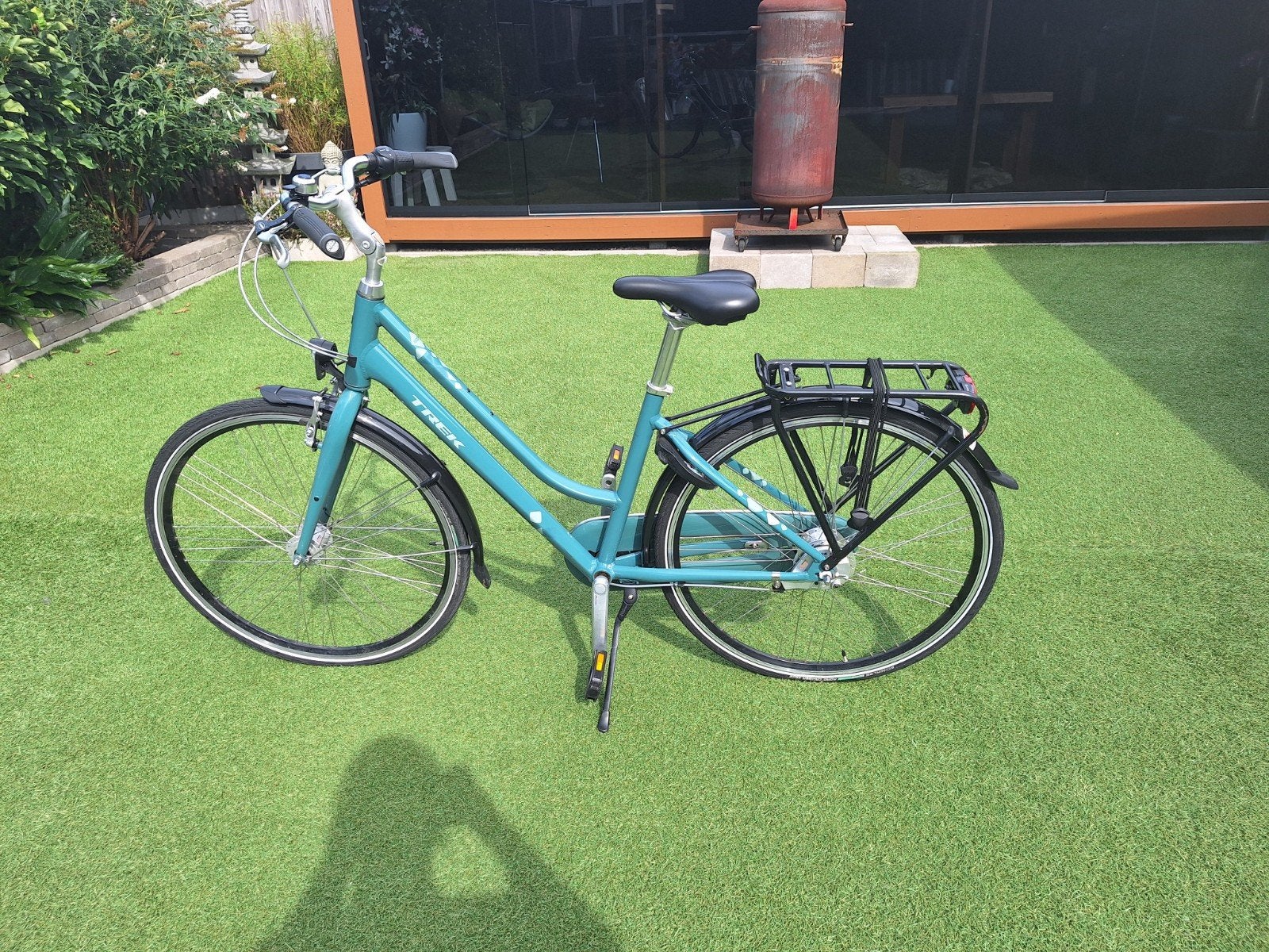 Trek Ibiza 28 inch damesfiets met lage instap, Fietsen en Brommers, Fietsen | Dames | Damesfietsen, Ophalen