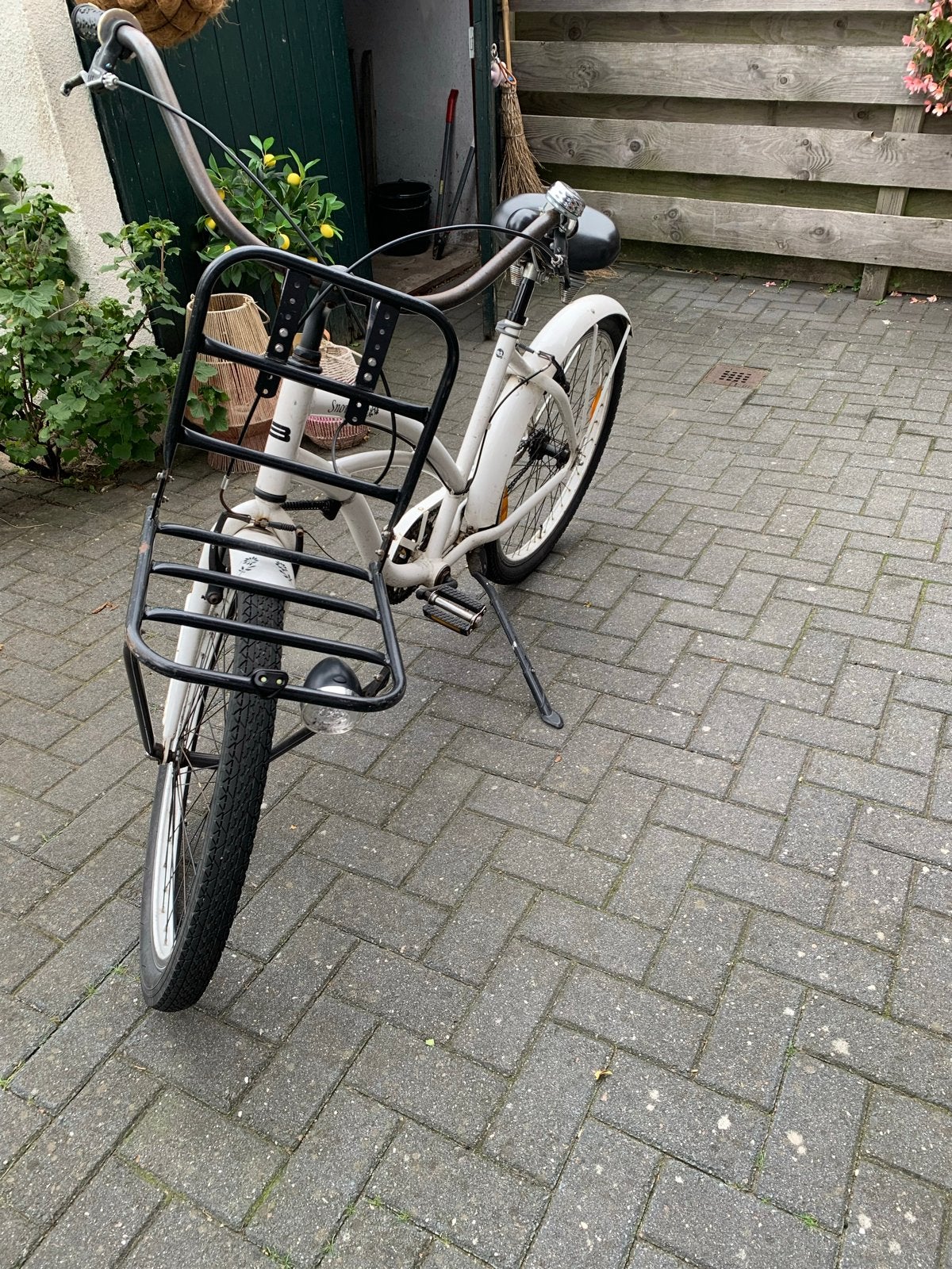 Witte damesfiets met voordrager - Gebruikt, Overige merken, Velgrem, Ophalen of Verzenden, 50 tot 53 cm