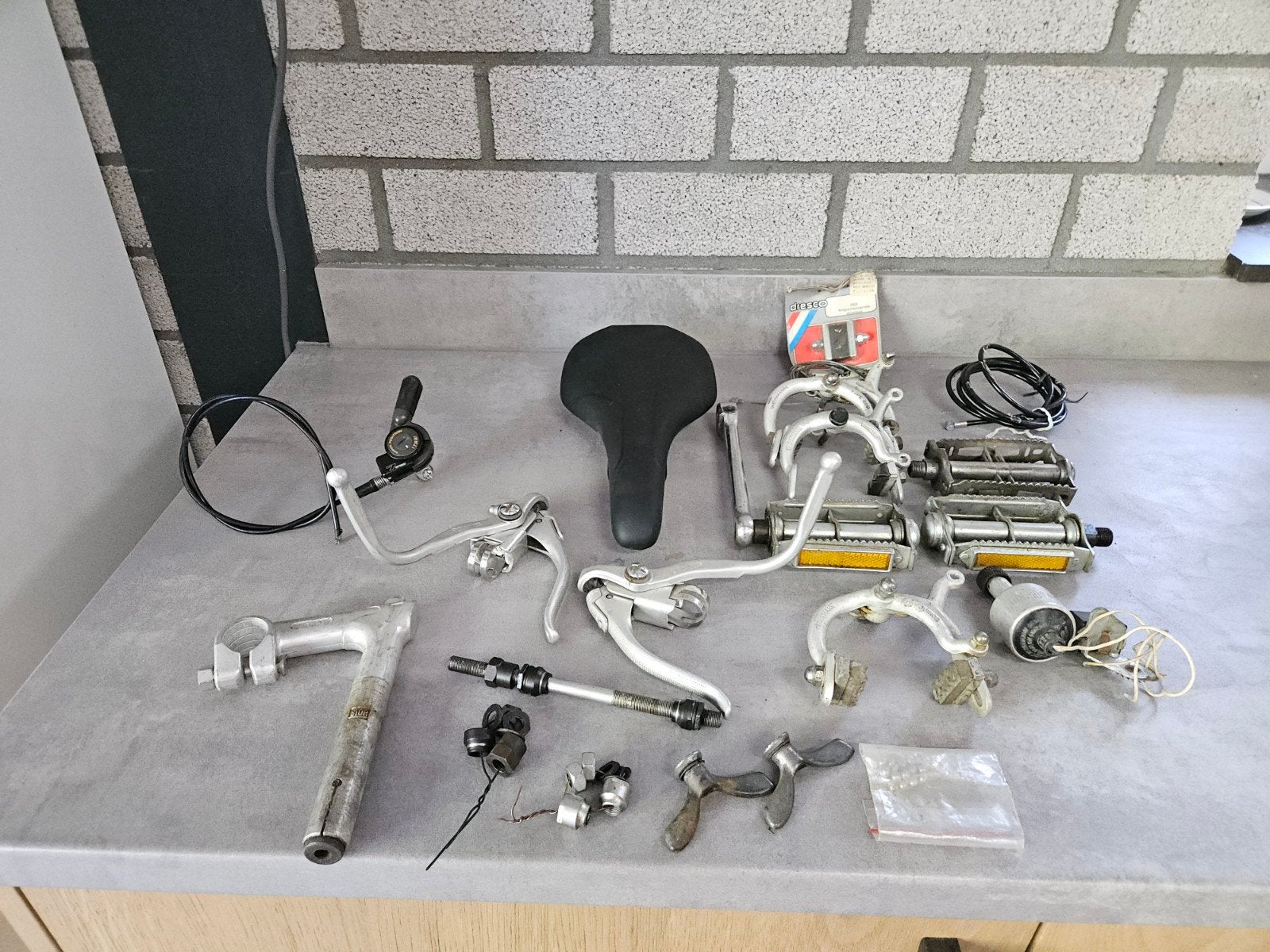 Div vintage race fiets onderdelen  zadel pedaal shimano, Fietsen en Brommers, Fietsonderdelen, Ophalen of Verzenden, Zadel