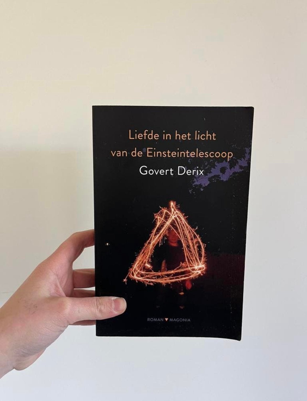 Liefde in het licht van de Einsteintelescoop - Govert Derix, Ophalen of Verzenden, Zo goed als nieuw, Overige onderwerpen