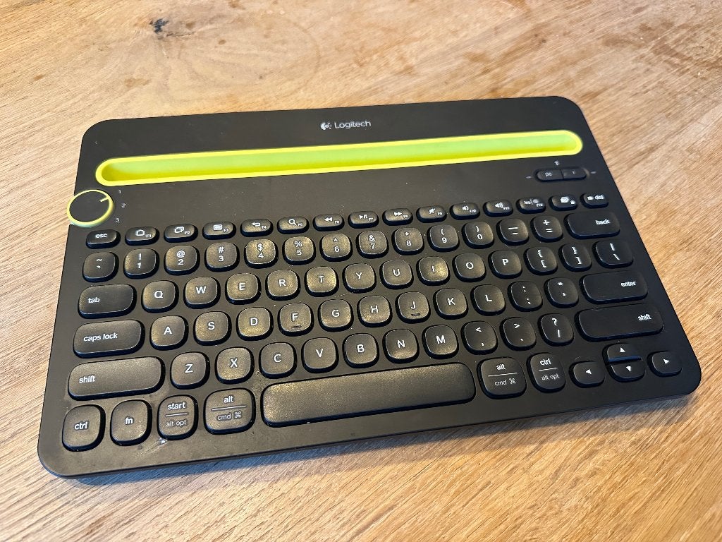 Logitech Bluetooth Multi-Device Keyboard K480 (Qwerty), Ophalen, Zo goed als nieuw, Draadloos, Qwerty
