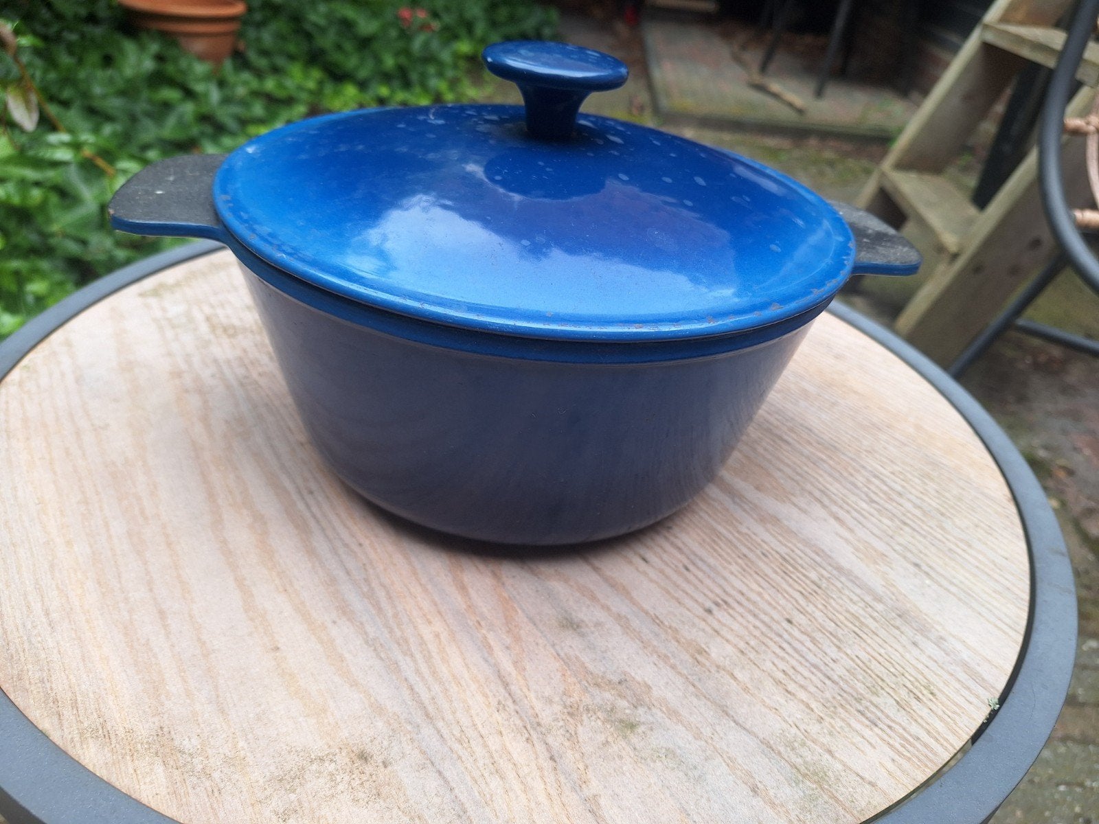 Blauwe gietijzeren braadpan met deksel, Huis en Inrichting, Ophalen, Gebruikt, Met deksel, Braadpan