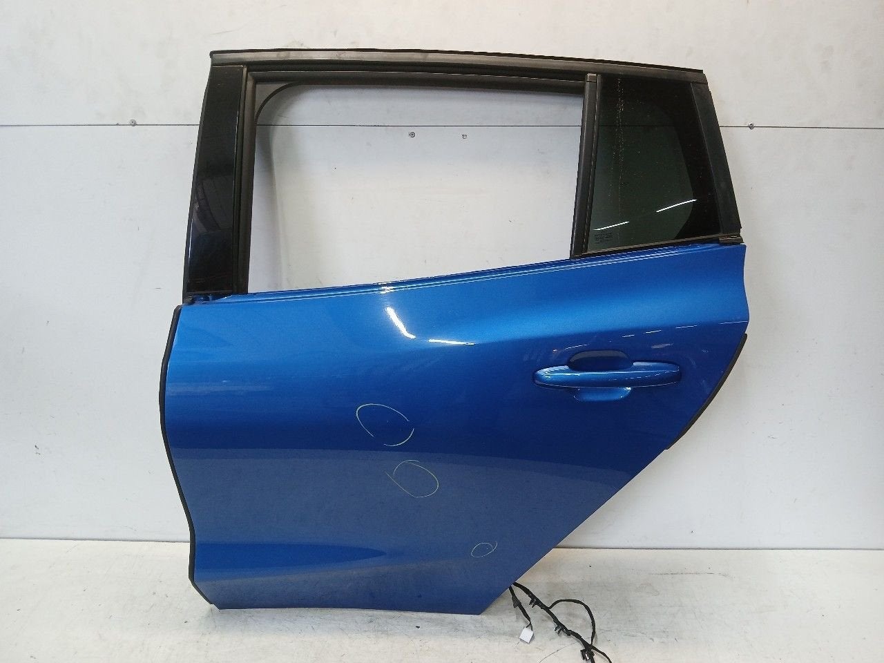 Portier links achter Ford Focus, Auto-onderdelen, Onderdelen@venauto.nl, Van der Ven Autorecycling B.V., Gebruikt, Ettenseweg 76, 4706 PB Roosendaal, The Netherlands