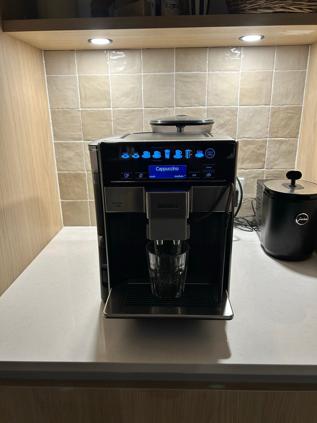 Siemens EQ.6 Plus S500 volautomatische koffiemachine, Afneembaar waterreservoir, Gebruikt, Koffiemachine, 2 tot 4 kopjes