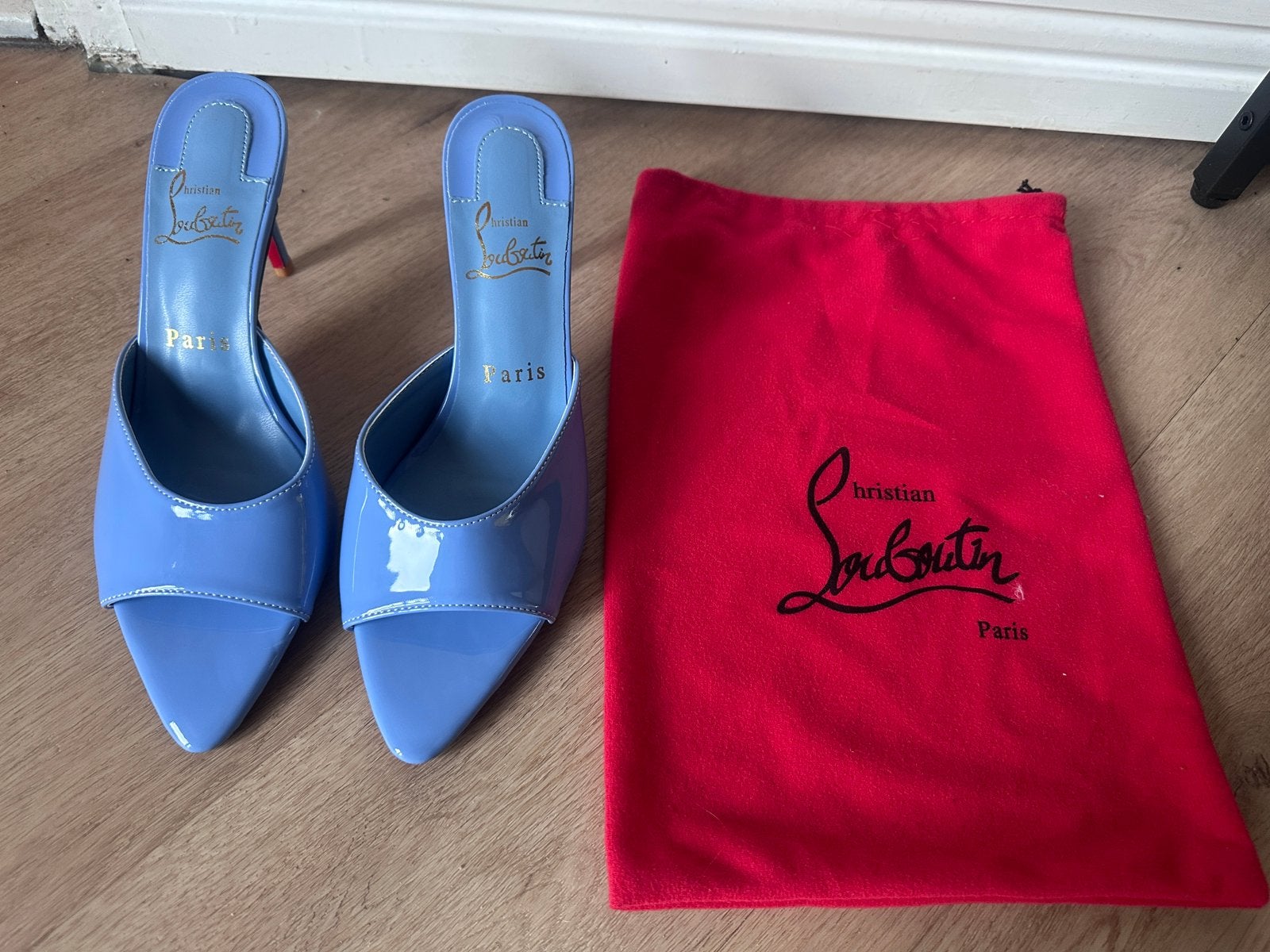 Louboutin Miss Z Mule blauwe hakken maat 39 nieuw €85, Blauw, Nieuw, Ophalen of Verzenden, Schoenen met hoge hakken