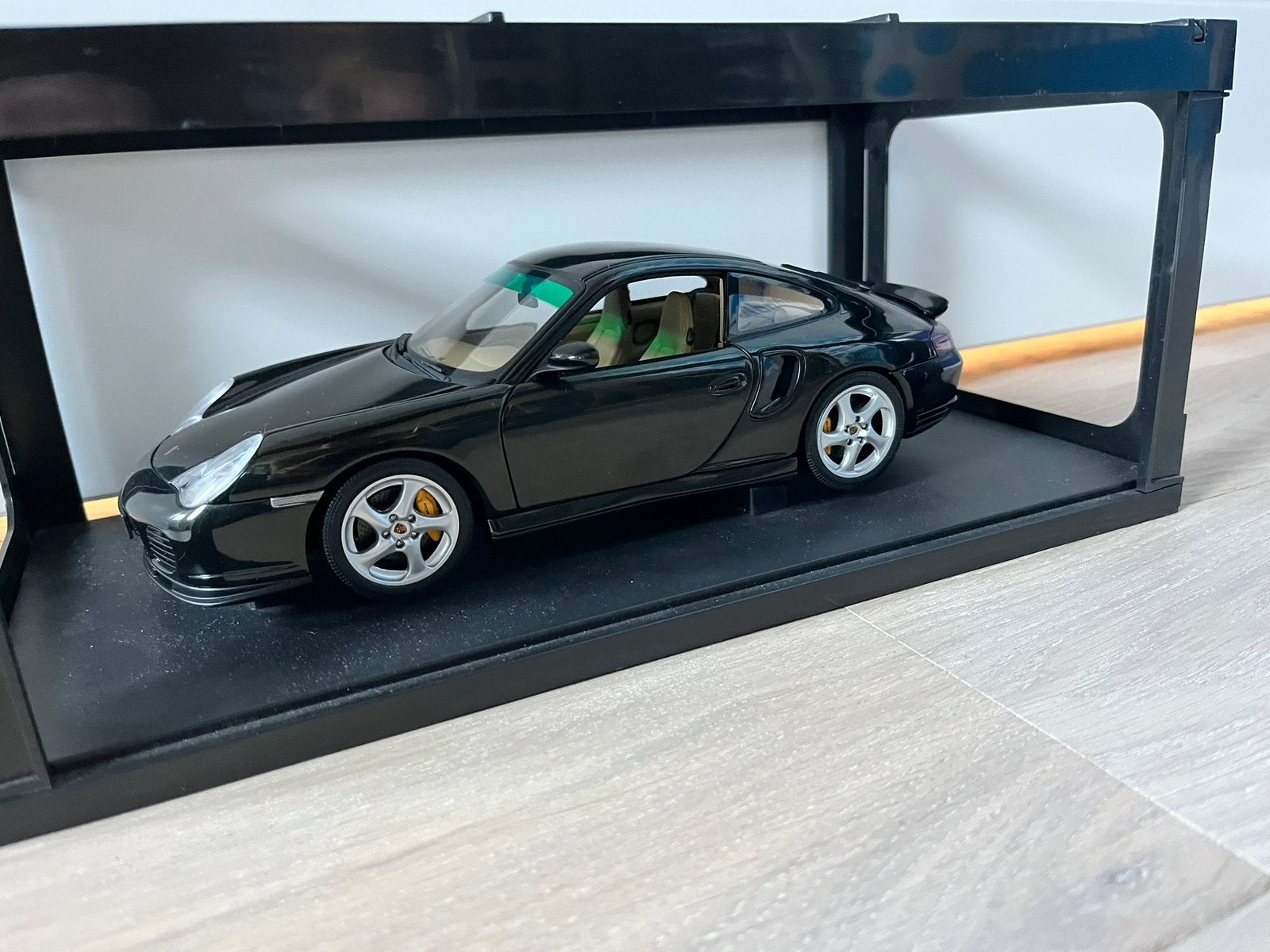 Porsche 996 Turbo S groen metallic Autoart 1:18, Ophalen of Verzenden, Zo goed als nieuw, Auto, Autoart