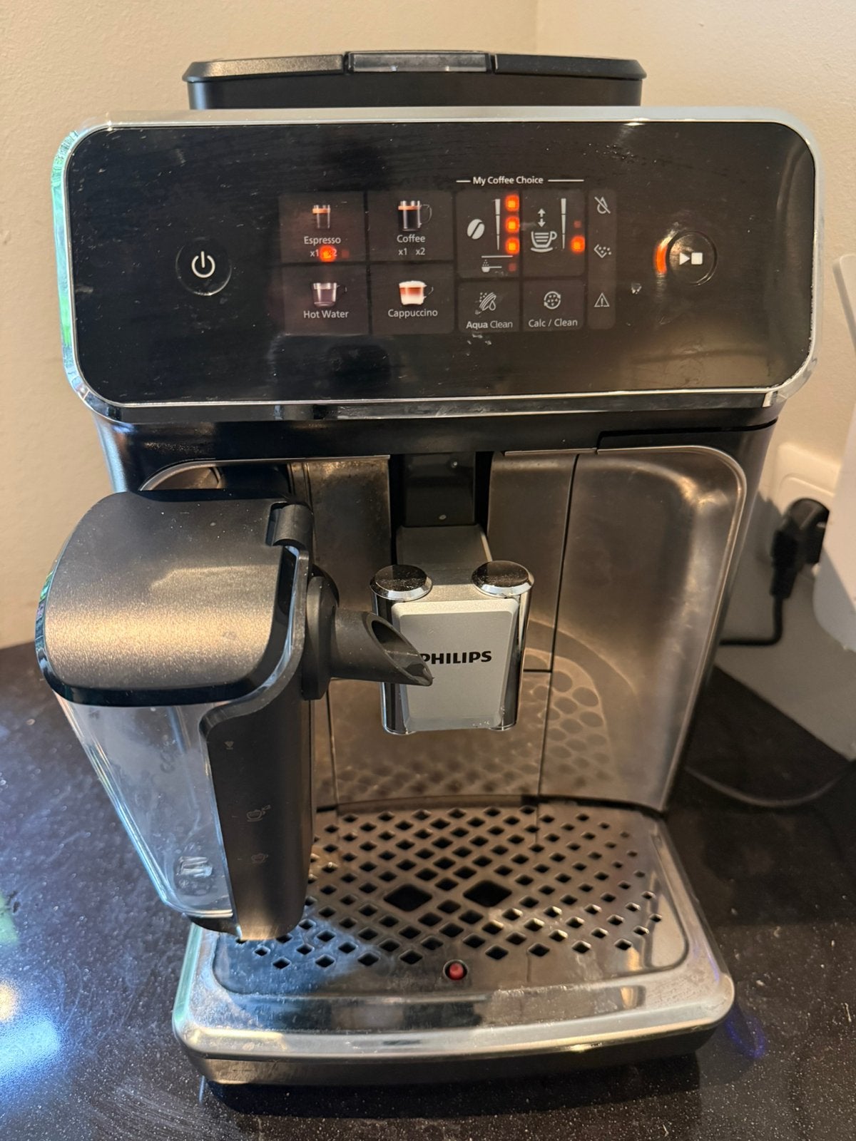 Philips 2300 EP2331/10 LatteGo Koffiezetapparaat, Witgoed en Apparatuur, Koffiezetapparaten, Ophalen, Afneembaar waterreservoir