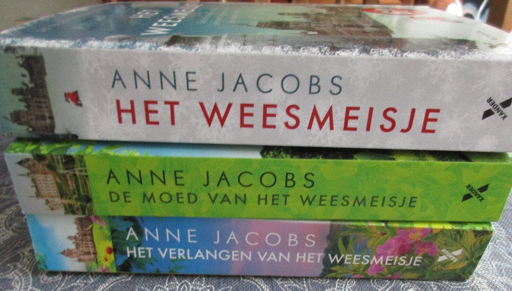 Anne Jacobs - Het weesmeisje - 3 delen, Boeken, Romans, Zo goed als nieuw, Ophalen of Verzenden