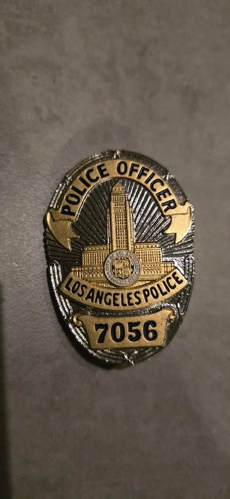 Goldina insigne Police Officer Los Angeles Police, Verzamelen, Ophalen of Verzenden, Nieuw, Overige onderwerpen, Speldje of Pin