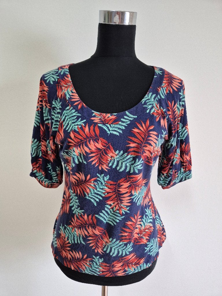 Top114 - Blauw King Louie shirt met bladmotief maat M (1), Ophalen of Verzenden, Zo goed als nieuw, Blauw, Korte mouw