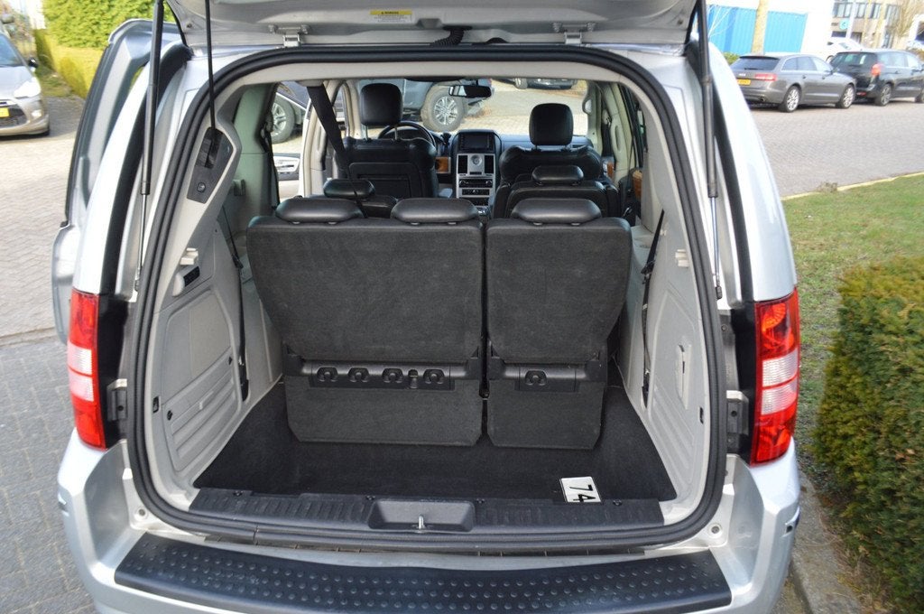 Chrysler Grand Voyager 3.8 V6 Limited, 7zits, Trekhaak, APK,, Auto's, Chrysler, 450 kg, Gebruikt, Zwart, Grand Voyager