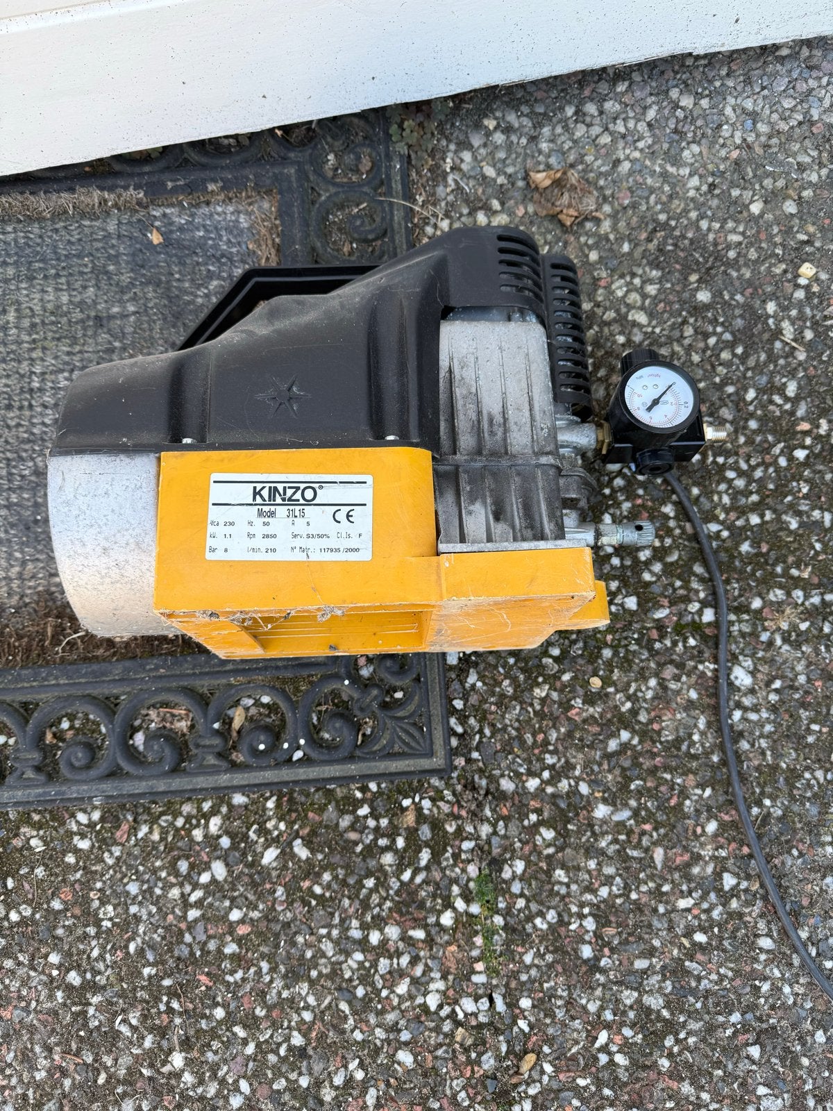 Kinzo Compressor 31L15 - Compact en Krachtig, Gebruikt, 6 tot 10 bar, Ophalen of Verzenden, Minder dan 200 liter/min