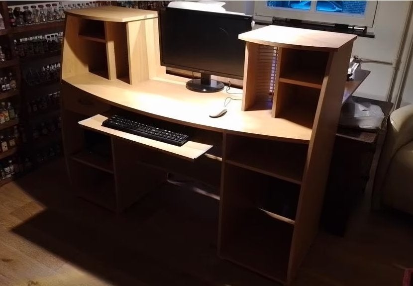 bijna gratis: handig bureau, Ophalen, Gebruikt, Hout, 140 cm