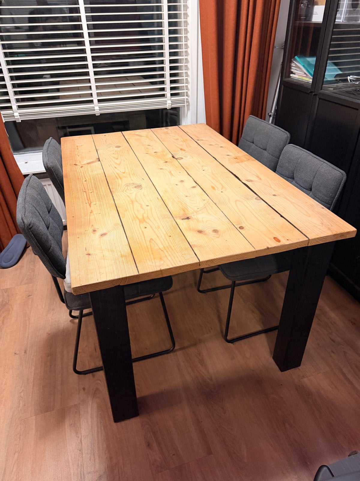 Houten eettafel met zwarte houten poten, Ophalen, Gebruikt, 100 tot 150 cm, 50 tot 100 cm